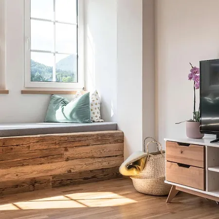 Seeblick - Your Austrian * Grundlsee