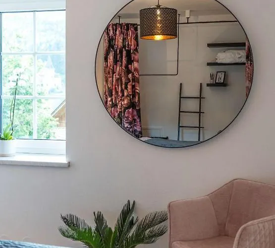 Seeblick - Your Austrian 格伦德尔湖